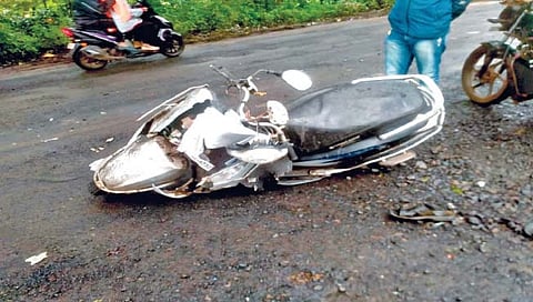 बेळगाव : बेळगुंदी फाटा येथे दुचाकीचा अपघात