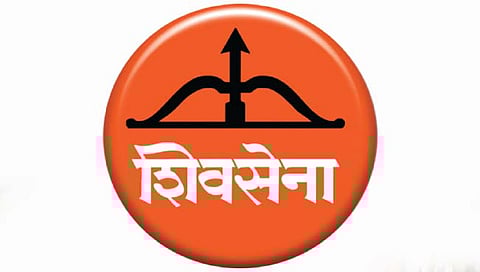 सोलापूर : जिल्हा संपर्कप्रमुख पदावरून हटवत तानाजी सावंतांना ठाकरेंचा झटका