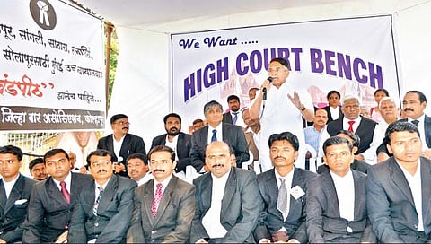 सिंहायन आत्मचरित्र : खंडपीठाचा लढा