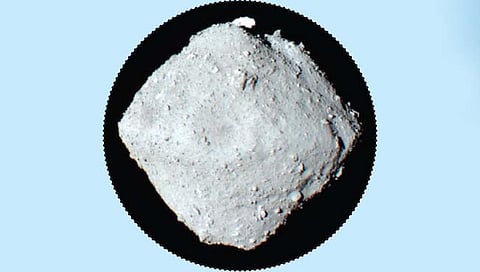 लघुग्रहांच्या धडकेतूनच पृथ्वीवर जीवसृष्टीचे झाले बीजारोपण