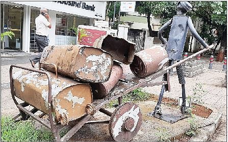 औंधमध्ये कलाकृतींची दुर्दशा; देखभाल करण्याकडे प्रशासनाचे दुर्लक्ष