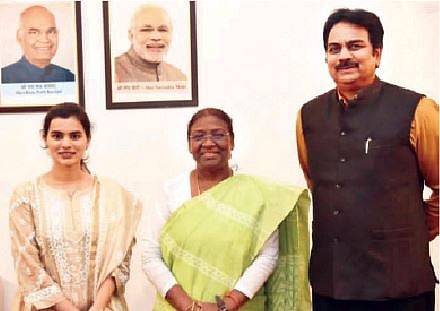 इंदापूर : नूतन राष्ट्रपती द्रौपदी मुर्मू यांची हर्षवर्धन पाटील यांनी घेतली भेट