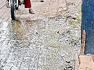 गंगाधाम चौकात मैलापाणी रस्त्यावर