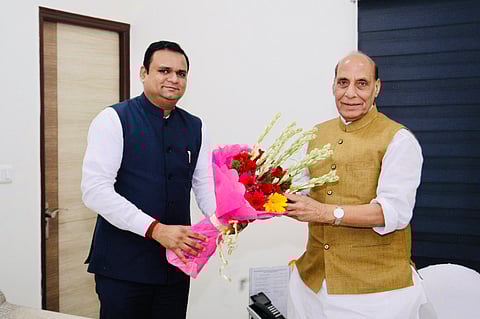 विधानसभेचे नवनिर्वाचित अध्यक्ष राहुल नार्वेकर दिल्ली दौऱ्यावर, केंद्रीय मंत्र्यांच्या घेतल्या भेटी