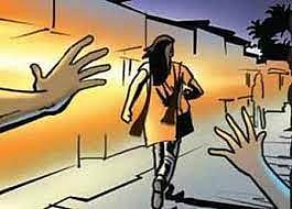 नगर : टवाळखोरांना पोलिसांनी धोपटले