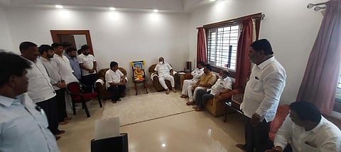 शरद पवार यांनी केले भरणे कुटुंबीयांचे सांत्वन