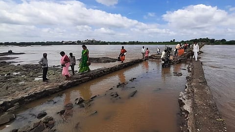 नगर : …अखेर कमालपूर बंधार्‍याचे काम झाले सुरू