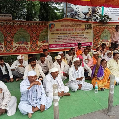 औरंगाबाद : वन विभागासमोर मेंढपाळांचे बोंबाबोंब आंदोलन