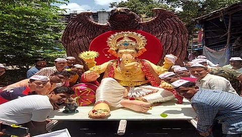 काेल्‍हापूर :  रंकाळावेश गोल सर्कल मित्र मंडळाच्‍या बाप्पाचे मुंबईतून प्रस्‍थान