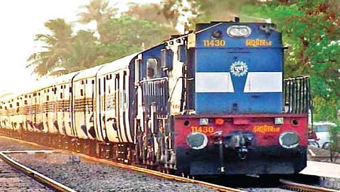 हुतात्म्यांच्या परिवाराकडून उद्या ‘हुतात्मा एक्स्प्रेस’ला हिरवा झेंडा