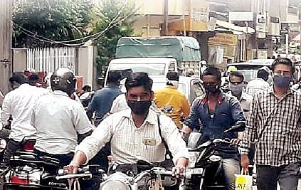 वडगाव मावळ : बाजारपेठेतील अतिक्रमण हटवा