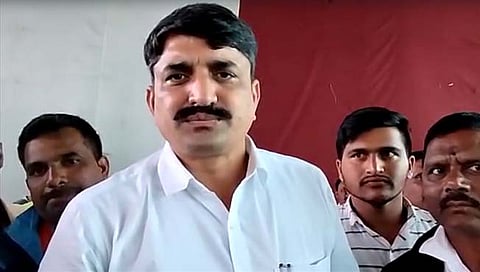 कोल्हापूर : अपात्र लाभार्थांनी अन्नधान्य योजनेतून नाव कमी करून घ्यावे, अन्यथा गुन्हा दाखल केला जाईल : उपायुक्त त्रिगुण कुलकर्णी