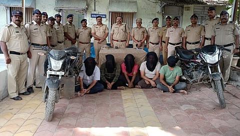 Nashik Crime : येवला रस्ता लुटीतील पाच संशयित गुजरातमध्ये जेरबंद