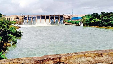 सातारा : वीर धरणामधून क्षमतेपेक्षा तिप्पट विसर्ग