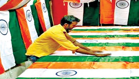 ‘हर घर तिरंगा’ अभियानात दहा लाखांना रोजगार