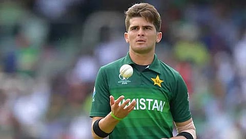 पाकिस्तानला धक्का; वेगवान गोलंदाज शाहिन आफ्रिदी आशिया चषकातून बाहेर