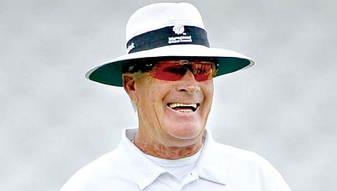 क्रिकेट पंच रूडी कर्टझन यांचा अपघाती मृत्यू