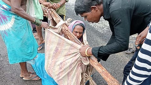 ह्रदयद्रावक : आरोग्यसेवेअभावी जुळ्या बालकांचा मृत्यू : पालघर जिल्‍ह्यातील मोखाडा येथील  घटना
