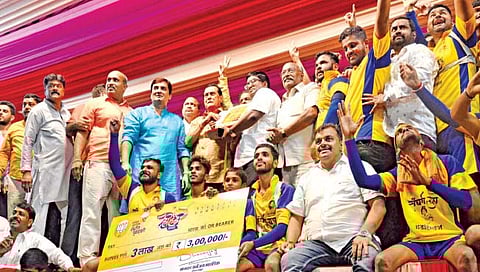 कोल्हापूर : ‘संघर्ष’ने फोडली युवा शक्तीची दहीहंडी