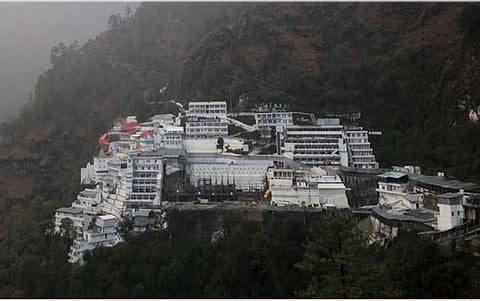 Vaishno Devi Yatra : मुसळधार पावसामुळे वैष्णोदेवी यात्रा तात्पुरती स्थगित