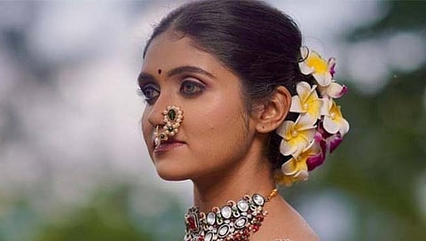 Rinku Rajguru : नाकात नथ, केसात गजरा अन् मराठमोळ्या नऊवारीत रिंकूचा नखरा