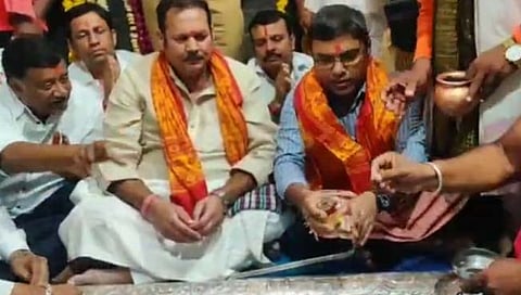 जनतेच्या अडचणी सोडवण्यासाठी बळ दे..!; उदयनराजे यांचे शंभू महादेवाला साकडे