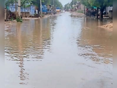 अतिवृष्टीग्रस्तांना तत्काळ आर्थिक मदत देण्याची मागणी