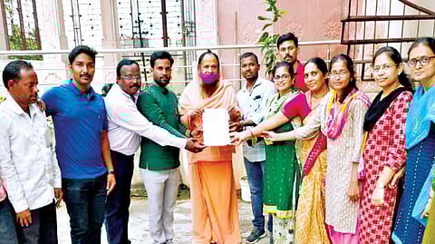 आकाशवाणीचे बीएसएनएल होऊ नये