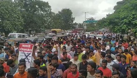 विद्यार्थी रसत्यावर