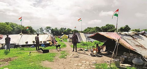 खरवंडीत पालावर फडकला तिरंगा