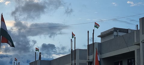 हर घर तिरंगा मोहिमेला देशभरात सुरुवात, लडाखमध्ये १८ हजार ४०० फूट उंचीवर फडकला तिरंगा