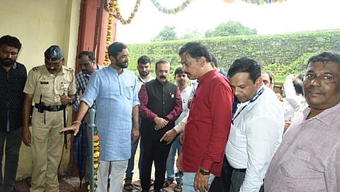 ठाणे कारागृहात बंदीवानांकडून स्वातंत्र्याच्या अमृत महोत्सवानिमित्त वधस्तंभास अभिवादन