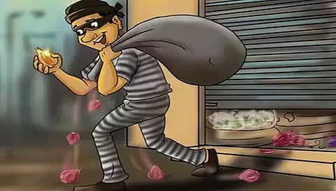 Theft in a private bus running Kalyan-Kolhapur