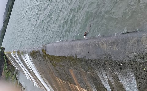 पाटगाव येथील पूर्ण क्षमतेने भरलेला " मौनी सागर जलाशय" 