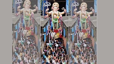 मुंबई : 22 तास चालली लालबागच्या राजाची मिरवणूक