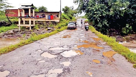 सातारा : मंद्रूळकोळे पूल मोजतोय अखेरच्या घटका