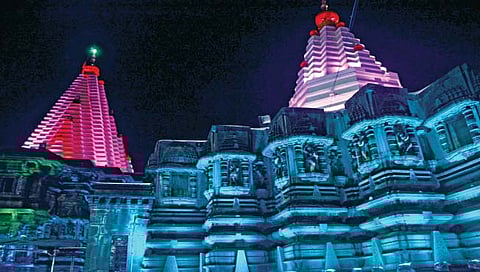 कोल्हापूर : घटस्थापनेची मंदिरांसह घरोघरी तयारी