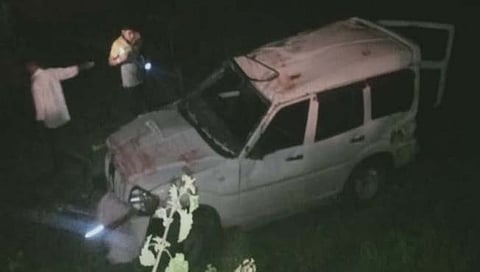 बीड : सोनपेठजवळ अपघातात एकाच कुटुंबातील २ ठार, ३ जण गंभीर