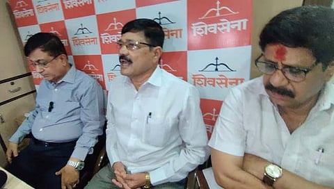 मुख्यमंत्र्यांकडून महाराष्ट्राच्या राजकारणाला लाज वाटणारे कृत्य; थापा यांच्या प्रवेशावर शिवसेनेची टीका