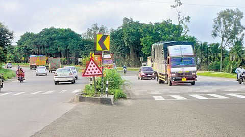कोल्हापूर : दुभाजकच घेतायत जीव!