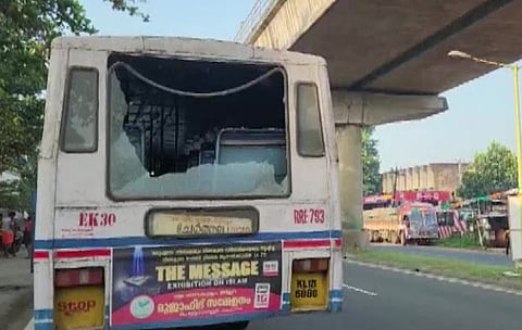 Kerala bandh | पीएफआयने पुकारलेल्या केरळ बंदला हिंसक वळण, बसेसवर दगडफेक, पोलिसांवर हल्ला