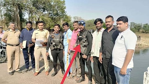 बीड : फोटो शेअर करत केज पोलिसांची राजशेखर मोरे यांना आदरांजली