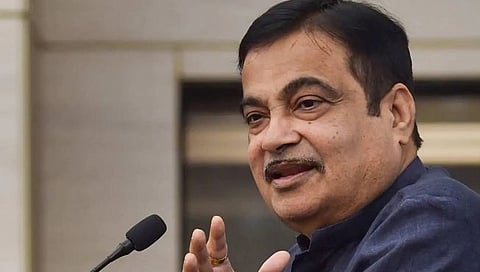 Road Safety : कारमध्ये कोणत्याही सीटवर बसा पण बेल्ट लावा, अन्यथा दंड भरा – गडकरी