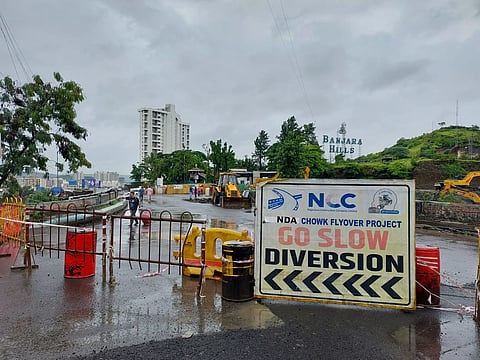 पुणे :चांदणी चौकातील पुलाला ड्रिल पाडण्याचे काम सुरू