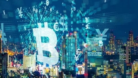 न्यूड फोटो व्हायरल करण्याची धमकी देत पुण्यातील प्रसिध्द बांधकाम व्यावसायिकाकडे 60 बिटकॉईनच्या खंडणीची मागणी