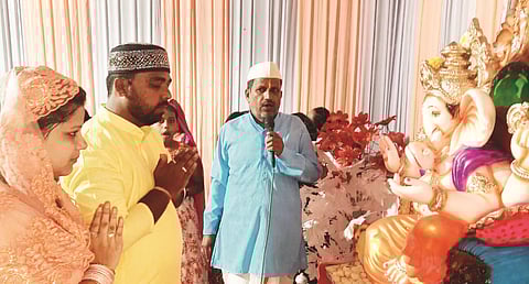 पाथर्डी : मुस्लिम दाम्पत्याच्या हस्ते गणरायाची आरती, गेल्या पंधरा वर्षांपासूनची परंपरा