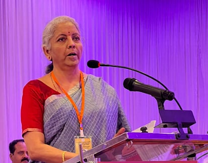 शेळगाव : शेतकर्‍यांच्या सर्व समस्या दिल्ली दरबारी मांडणार: केंद्रीय अर्थमंत्री सीतारामन