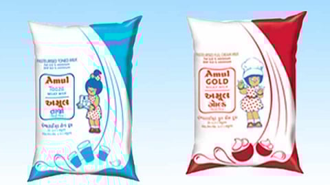 Amul Milk Price | अमूलचे दूध २ रुपयांनी महागले, गुजरात वगळता सर्व राज्यांत दरवाढ लागू