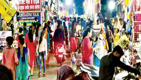 सातारा : दीपोत्सवासाठी जनजीवन आतुरले