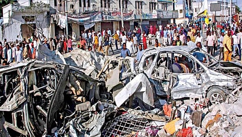 सोमालियात दहशतवादी हल्ल्यात 100 ठार